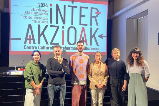 Arte garaikidea publikoari hurbiltzeko konferentzia-zikloa egingo da Montehermoson Zas Kulturren eskutik