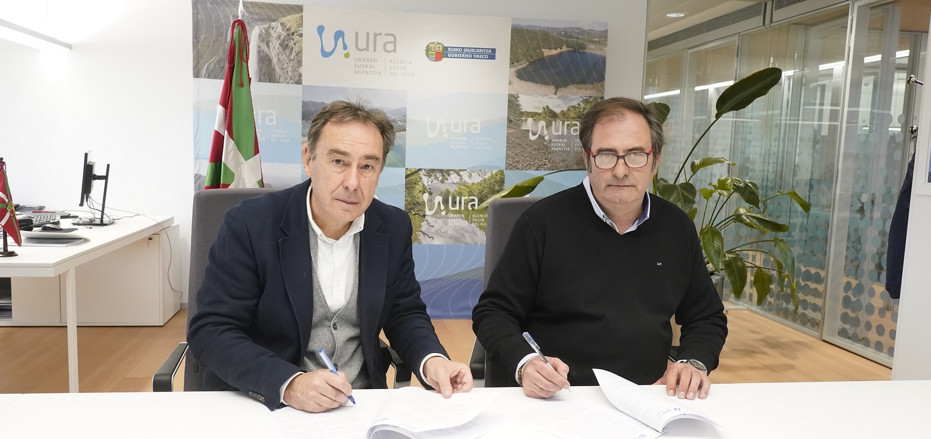 Imagen del artículo El Consorcio de Aguas de Rioja Alavesa y URA firman un convenio para reforzar el abastecimiento de la parte oriental de la comarca