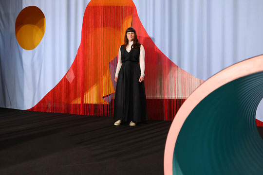 Tabakalera inaugura la exposición "Inurri bideak" de la artista Andrea Canepa Tabakalera inaugura la exposición "Inurri bideak" de la artista Andrea Canepa